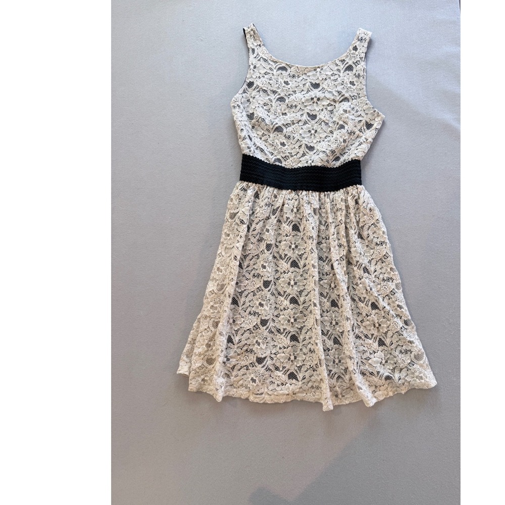 Maitai Floral Lace Fit and Flare Dress Cream Black Waistband Sleeveless Small